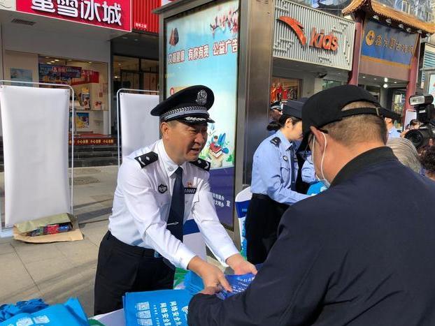 色情內容是不合法的，違反我國相關的法律法規。我們應該遵守法律和道德準則，遠離色情內容。如果有其他有益身心的娛樂需求，可以尋找一些正規的平臺或文化活動，例如觀看電影、參加體育運動等。這些活動不僅能夠提供娛樂，還能夠促進身心健康。同時，我們應該保持對互聯網的安全意識，避免訪問不明來源的鏈接或網站，以免遭受網絡欺詐或其他風險。讓我們共同努力，營造一個健康、積極的網絡環境。