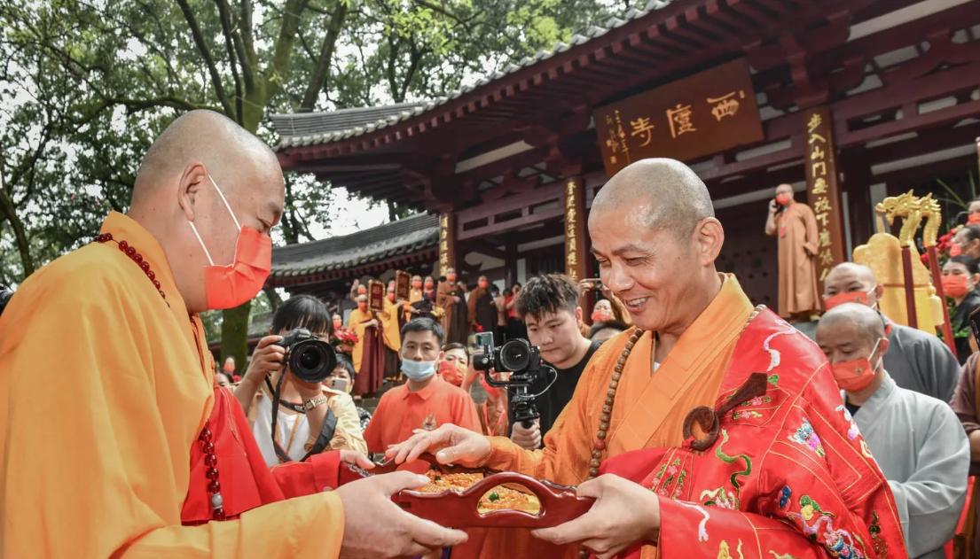 方丈最新動態,方丈最新動態，探索領袖人物的步伐與時代變遷