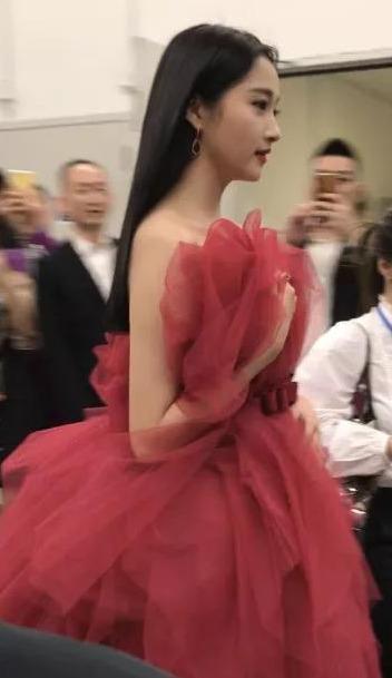 最新美背，時尚潮流下的健康追求與審美重塑