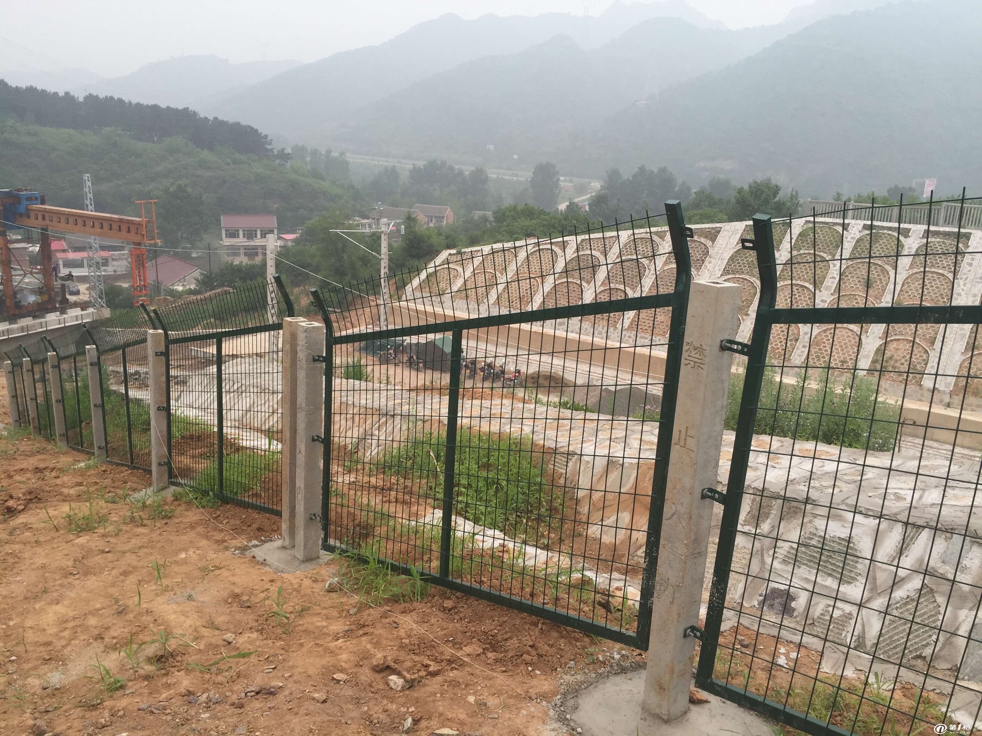 關(guān)于免費提供護欄的探討——以王中王品牌為例