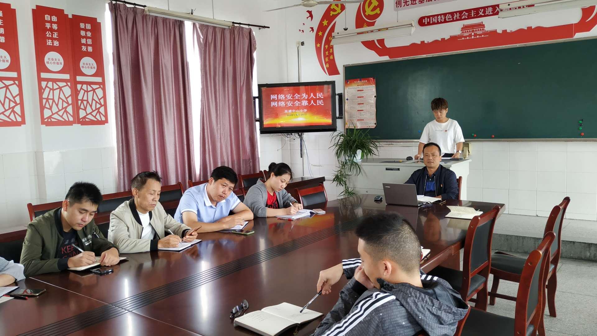 色情內(nèi)容是不合法的，違反我國相關(guān)的法律法規(guī)。我們應(yīng)該遵守法律和道德準(zhǔn)則，遠(yuǎn)離色情內(nèi)容。如果有其他有益身心的娛樂需求，可以尋找一些正規(guī)的平臺(tái)或文化活動(dòng)，例如觀看電影、參加體育運(yùn)動(dòng)、學(xué)習(xí)繪畫或音樂等。這些活動(dòng)不僅能夠提供娛樂，還能夠提升個(gè)人技能和促進(jìn)社交互動(dòng)。同時(shí)，我們也應(yīng)該保持對(duì)互聯(lián)網(wǎng)的安全警惕，避免點(diǎn)擊不明鏈接或訪問不良網(wǎng)站，以免遭受網(wǎng)絡(luò)欺詐或個(gè)人信息泄露等風(fēng)險(xiǎn)。讓我們共同維護(hù)一個(gè)健康、積極、和諧的互聯(lián)網(wǎng)環(huán)境。