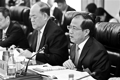關于澳門博彩業的發展與監管，2024新澳門天天開好彩的思考